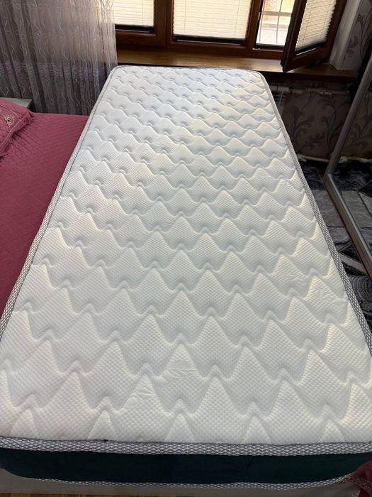 Янги без пружинный Матрас сотилади