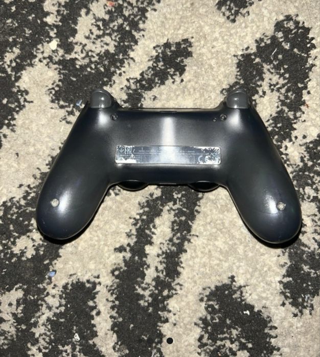 Manetă de PS4 vreau sa o vand urgent