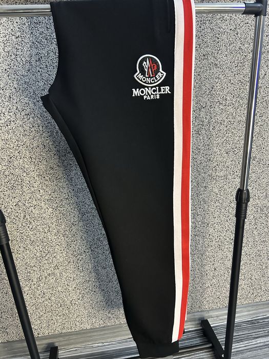 Trening Moncler Paris set complet L slim fit nou cel mai mic preț