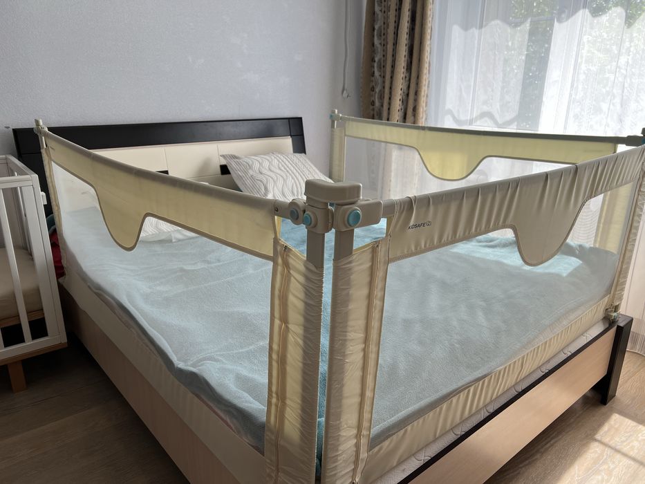Продам защитные бортики на кровать