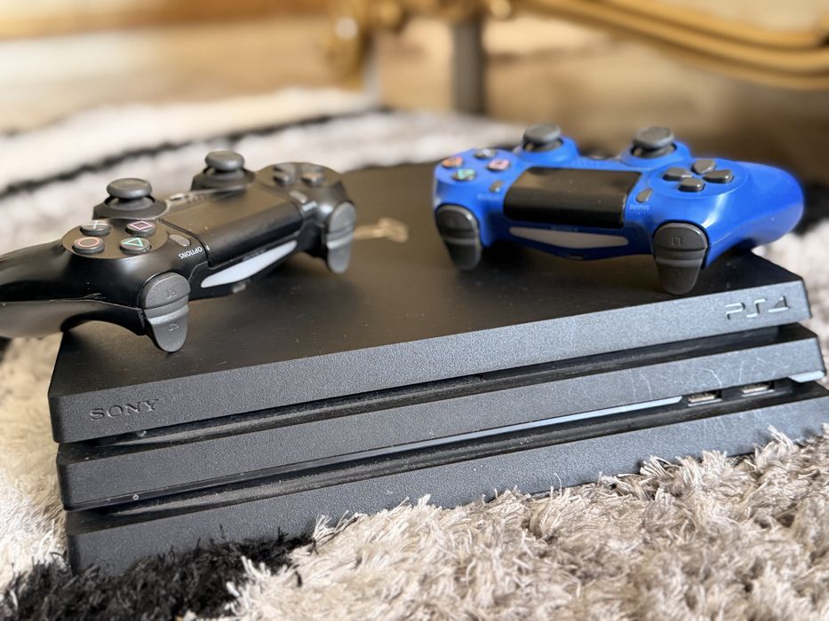 Vand ps4 pro cu volan