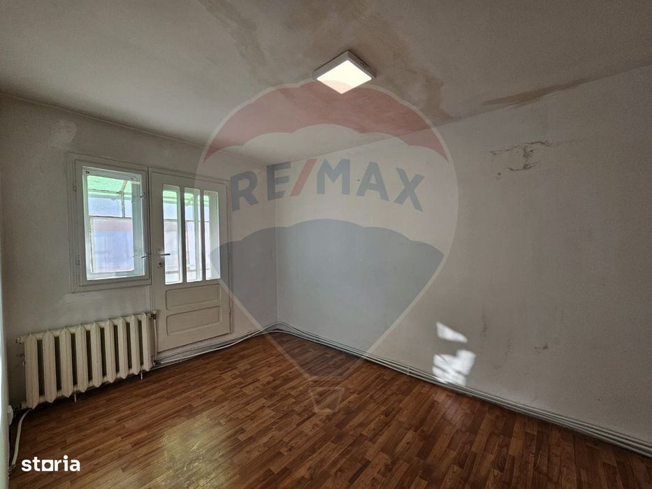Apartament cu 3 camere de vânzare