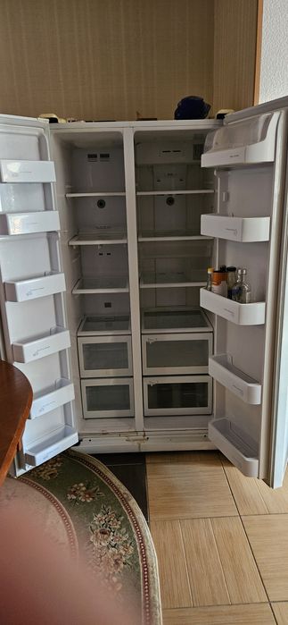 Холодильник  двухдверчитый