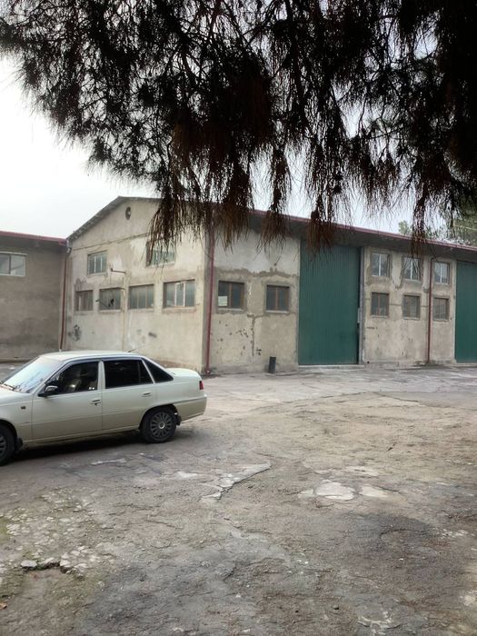 Производственная база с общей площадью 1.05 гектара.