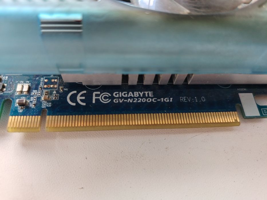 Видеокарта gt 220 1g