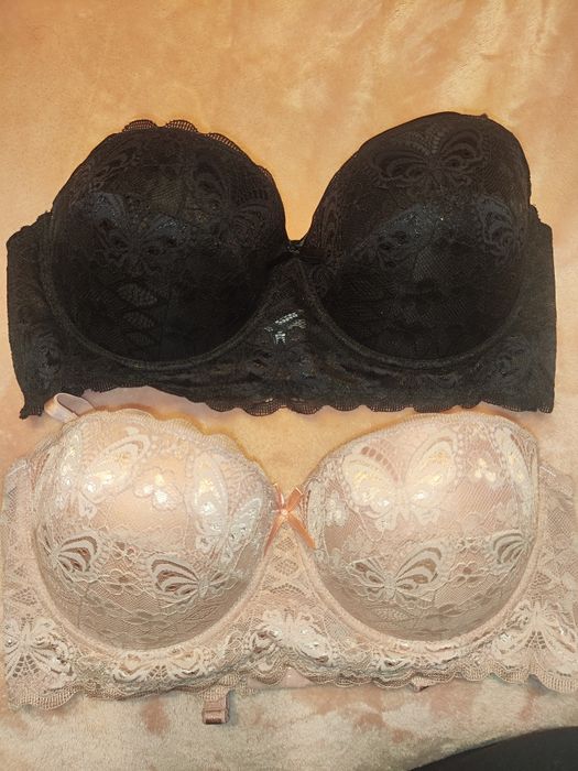 Чисти нови сутиени 85D