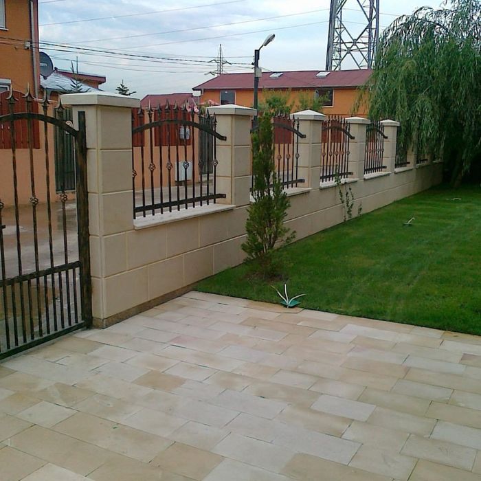 Placare curte piatra naturala Baschioi