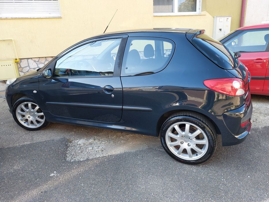 Peugeot 206+ 1.1 benzina cu AC