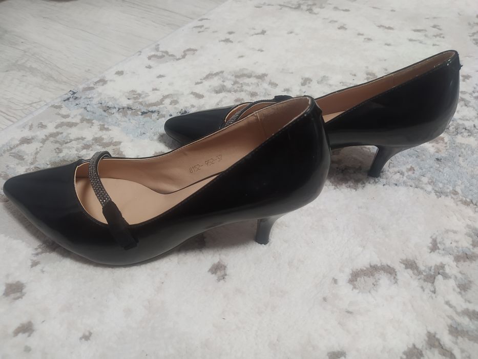 Женские туфли размер 37