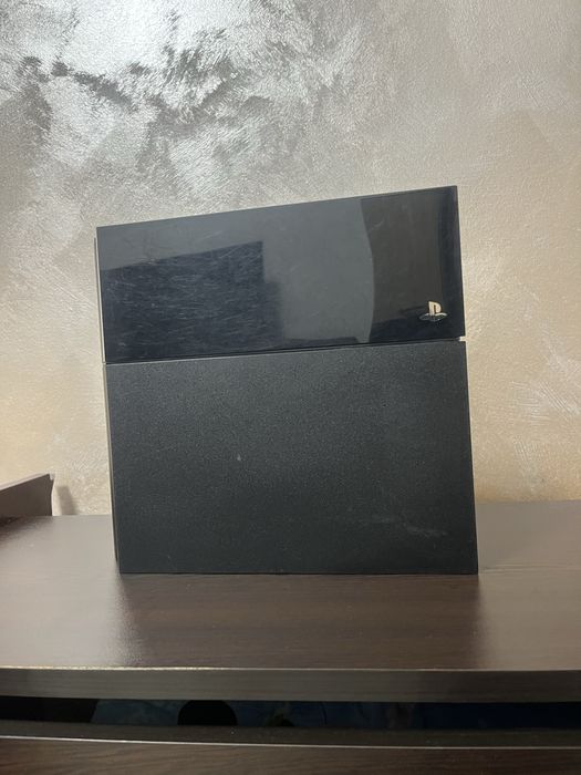 PlayStation 4 fat +monitor+други аксесуари