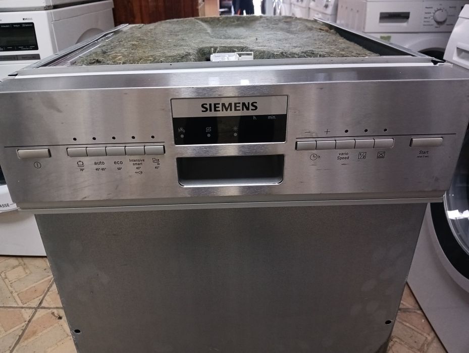 Тясна съдомиялна за  вграждане Сименс Siemens  Made in Germany 2 години гаранция!