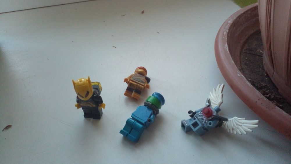 Продам лего много