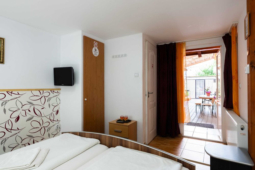 Casa 4 camere de inchiriat sau vanzare ( Pensiune)