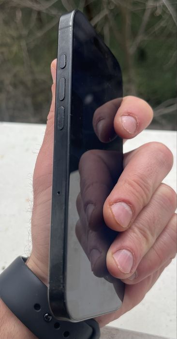 iPhone 16 Pro - stare foarte buna, baterie 92%, impecabil