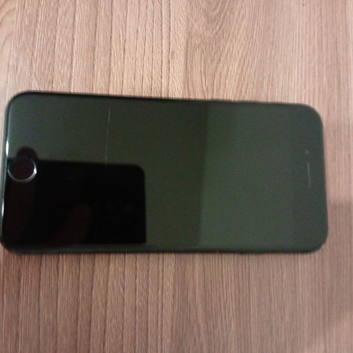 Продам Iphone se 2020