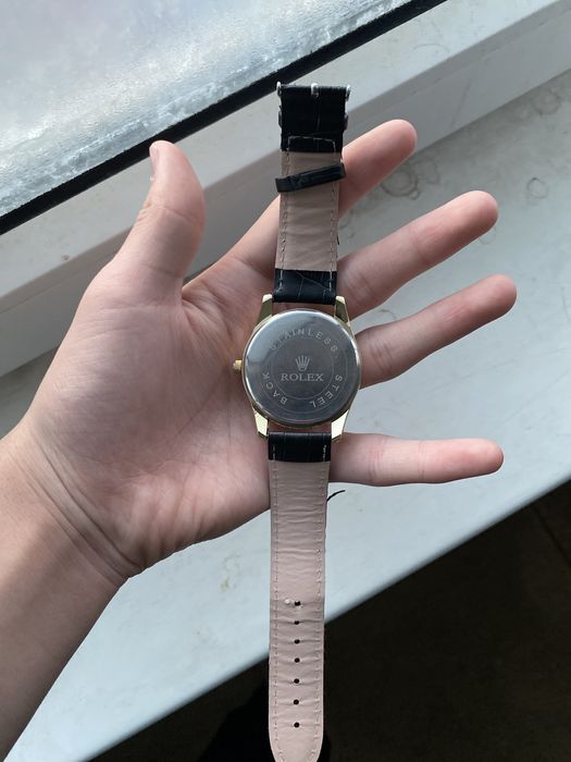 Продаю часы