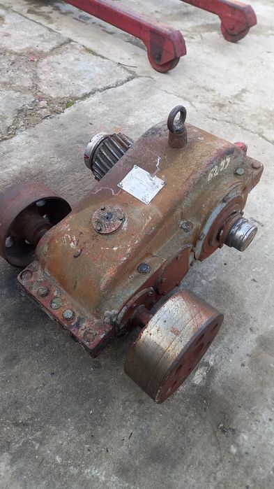 reductor raport 25  la 1 crapator / foreză / bandă / troliu