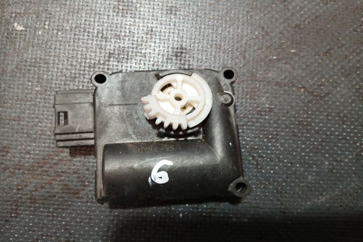 Motoras clapeta aeroterma dreapta 4F0820511A 0132801359 4F0820511A 01