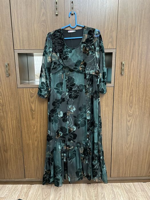 Продам платья по 5000 тг каждое