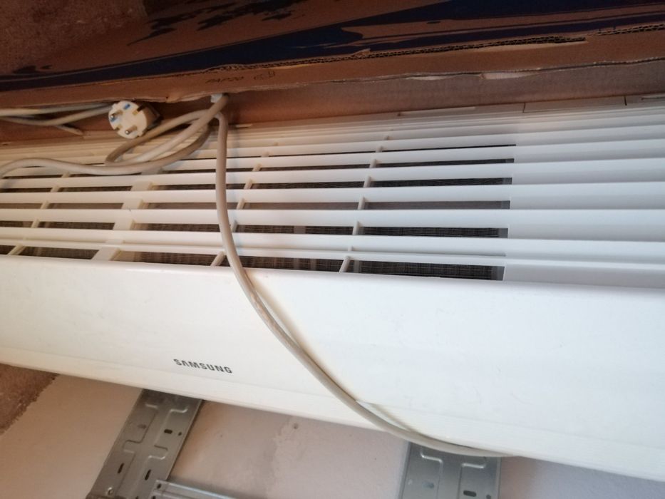 Инверторен климатик Samsung AQV12FAN