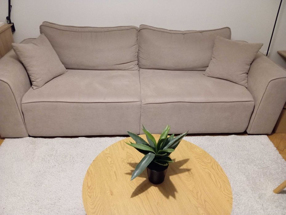 Разтегателен диван