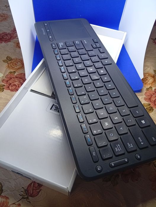 Microsoft All-in-One Media клавиатура в отлично състояние