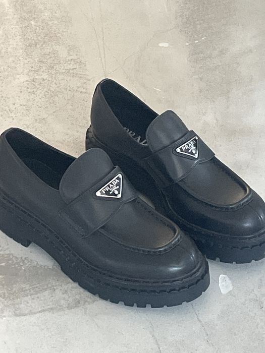 Лоуфери Prada естествена кожа