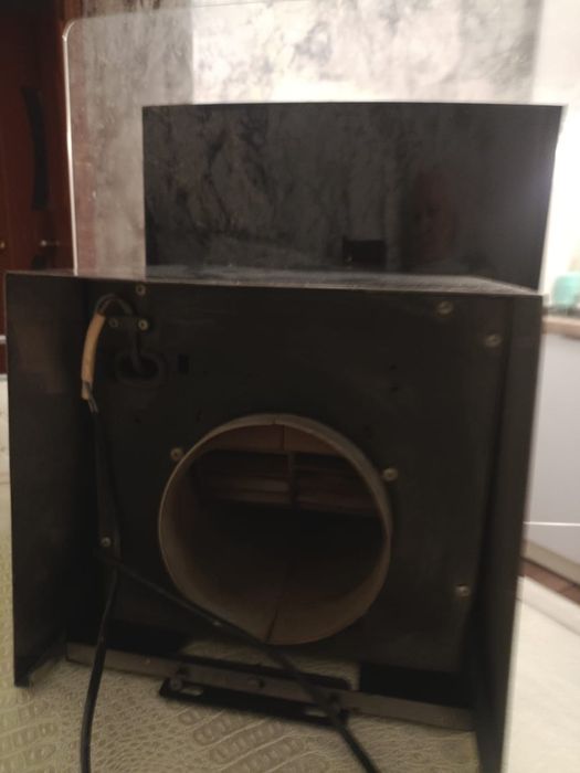 Продам вытяжку б/у, рабочая