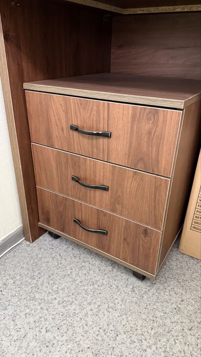 Стол кресло и тумба