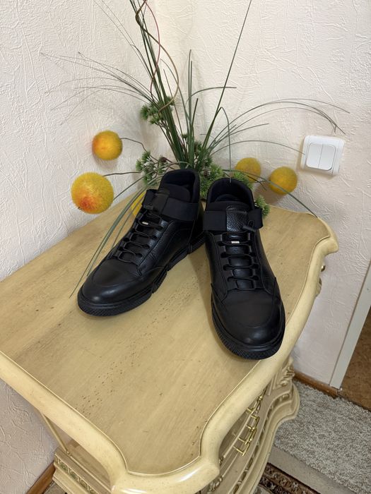 Продам мужские зимние ботинки