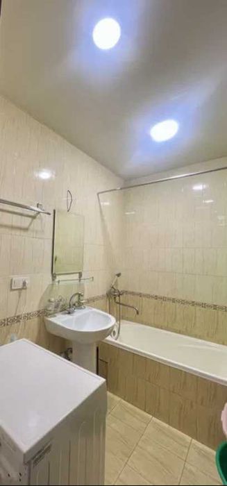 Срочно! Своя! Продаю 3комнатную квартиру метро Горького с ремонтом КС