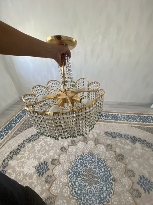 Продам люстру не дорого