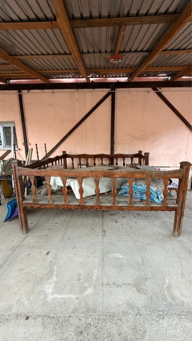 Топчан деревянный