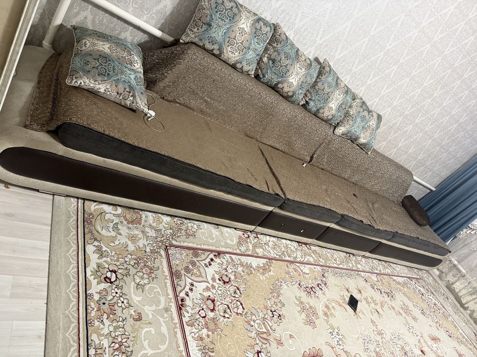 Продам диван в хорошем состояний