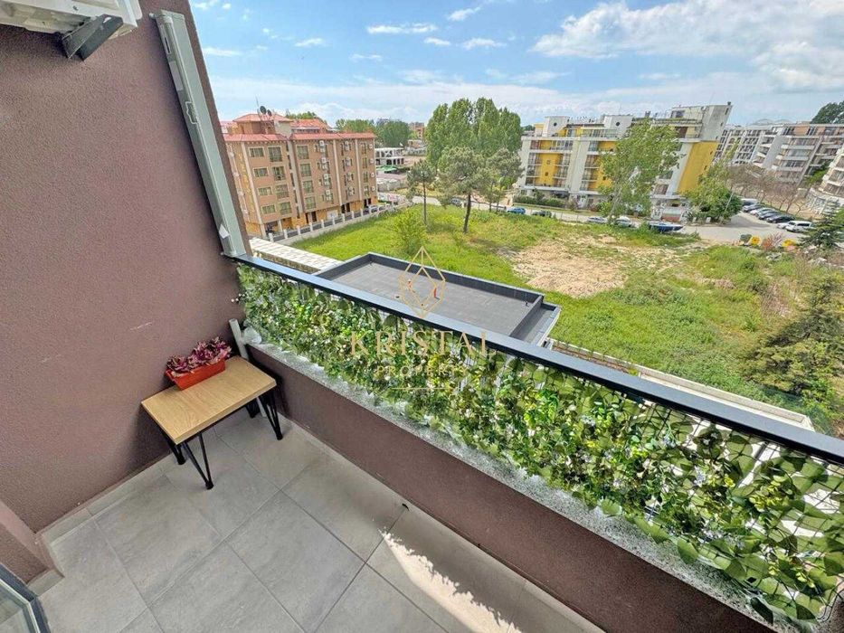Продава се Двустаен апартамент в к.к. Слънчев бряг - 52 кв.м за 1924 €/кв.м - Снимка #12