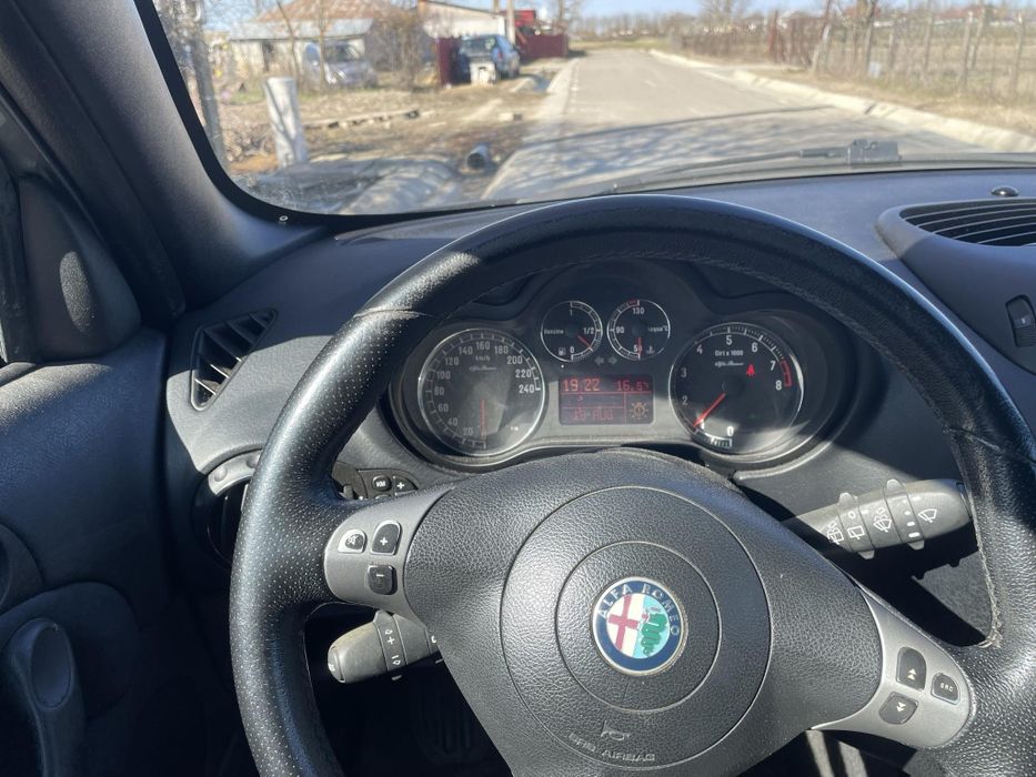Vând alfa Romeo 147