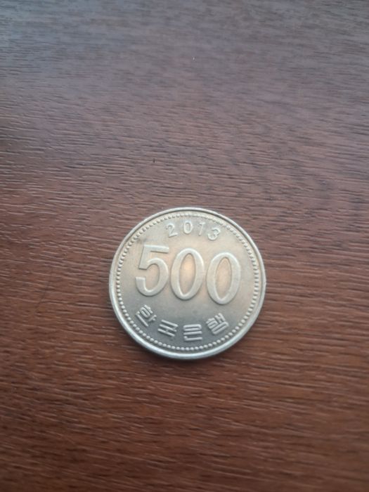 Коллекционная японская монета