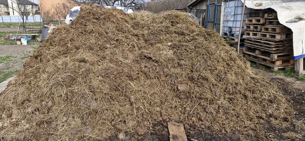 Vând gunoi de grajd