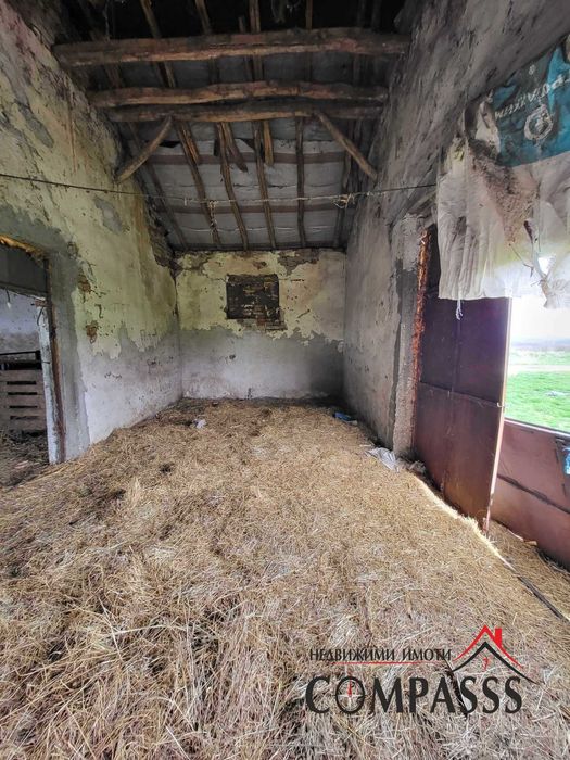 Продава се Промишлена сграда в с. Осен, Област Силистра - 2234 кв.м за 23 €/кв.м - Снимка #4