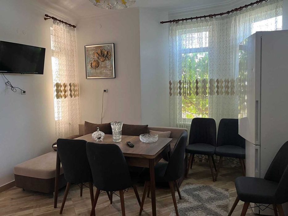 Продава се Къща в Карлово - 380 кв.м за 369 €/кв.м - Снимка #2