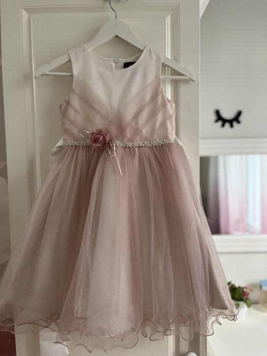Нарядное платье на девочку 6000тг