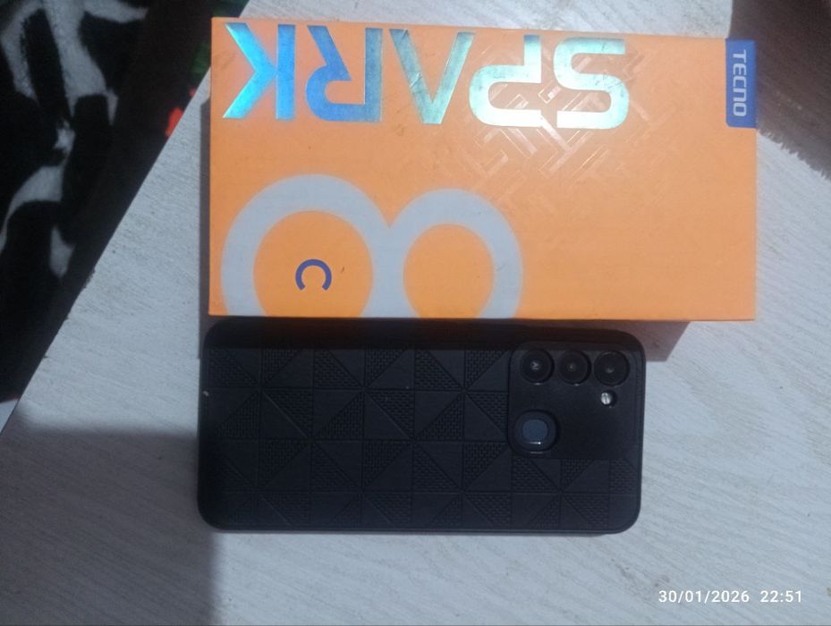 Techno Spark 8C 128 xotira
