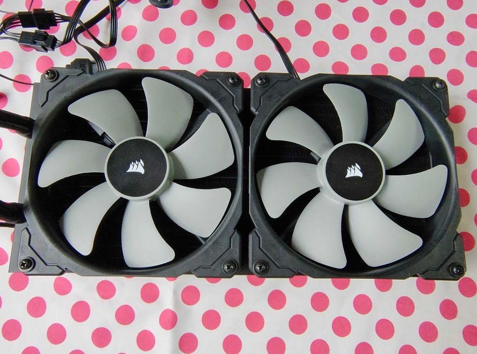 Cooler CPU Corsair iCUE H115i RGB PRO Socket 1700, 1200, 1151 v2.