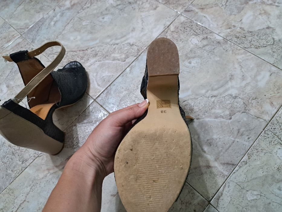 Обувки на дебел ток