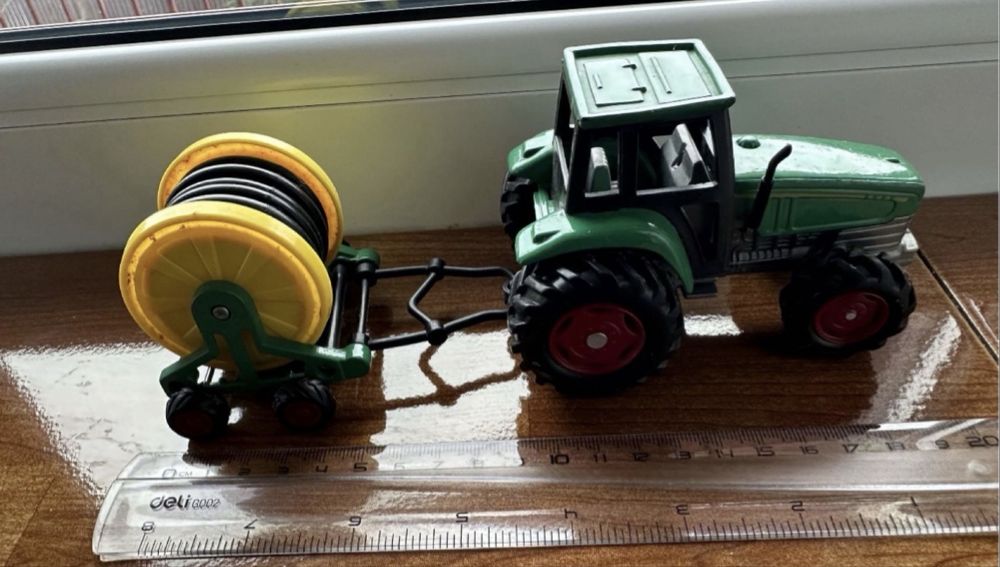 Machete auto metalica tractor cu remorca scara 1/32