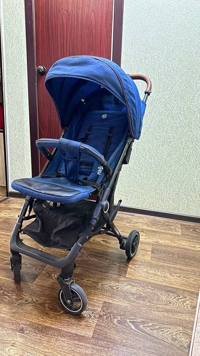 Детская коляска отличного качества, почти новая, пользовались мало