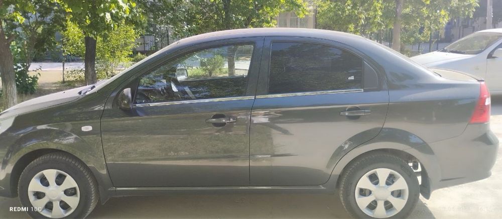 Продаю машину Nexia 3