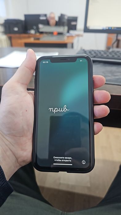 Продам iPhone 10xr