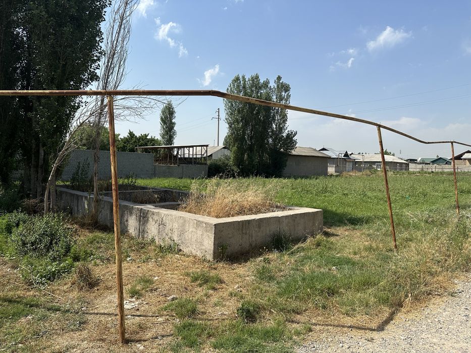 yer uchastka sotiladi 12 sotix xujjatlari joyida