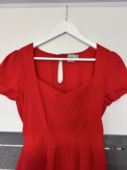 Rochie rosie Asos
